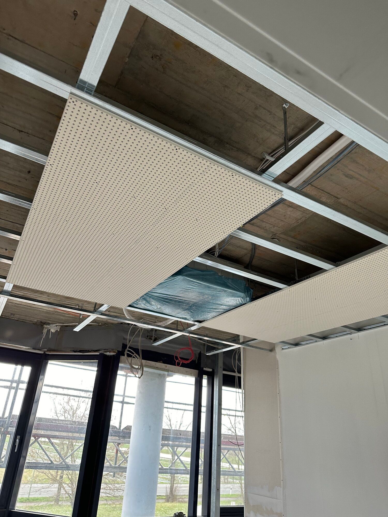 Trockenbauarbeiten in einem 4-stöckigen Bürogebäude – Bild 6